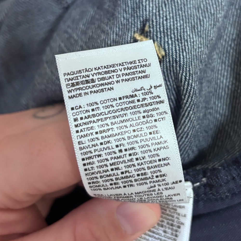 GAP Mid Rise Easy Horseshoe Jeans - Picture 7 of 10